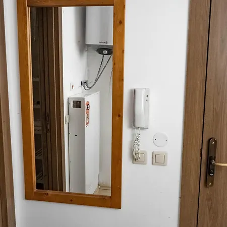 Daire St. John Hill Apartment, *