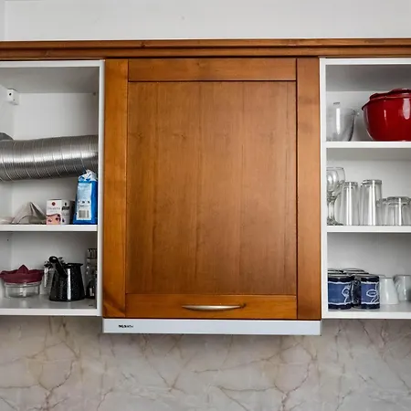 St. John Hill Apartment, Apartment